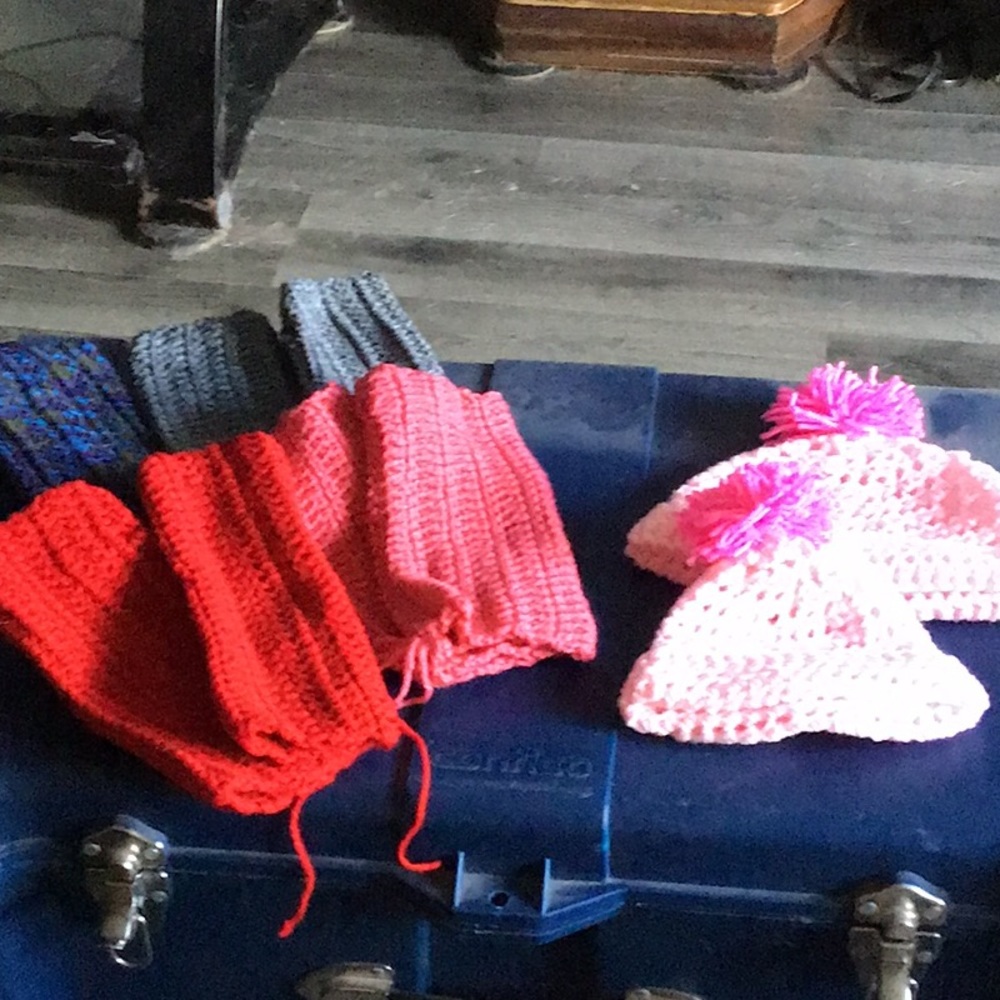 Infant and child hats & arm with thumb hole